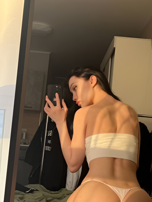 Лизочка привлекательная девушка из Анадыря цена от 2000 руб